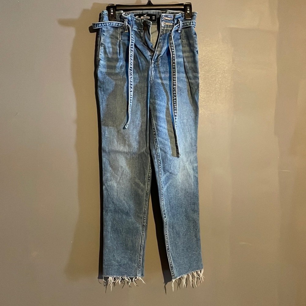 Hollister blue jeans, with belt .. does come off if wanted